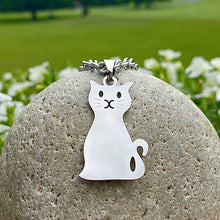 Load image into Gallery viewer, Sitting Cat Necklace